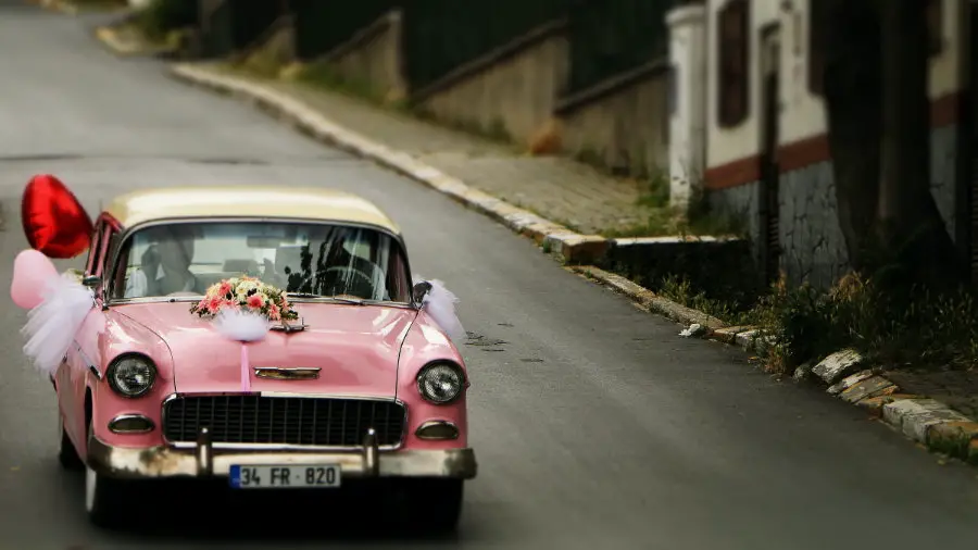 Czym jechać do ślubu – jaki pojazd wybrać?